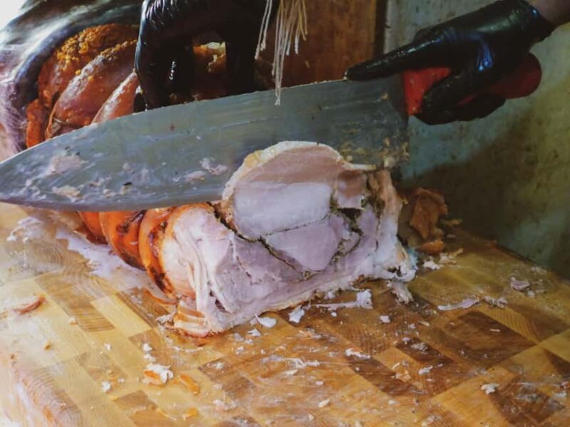 Rome: Guided Food Walking Tour with Wine in Trastevere - The Experience: Atmosphere and Guides