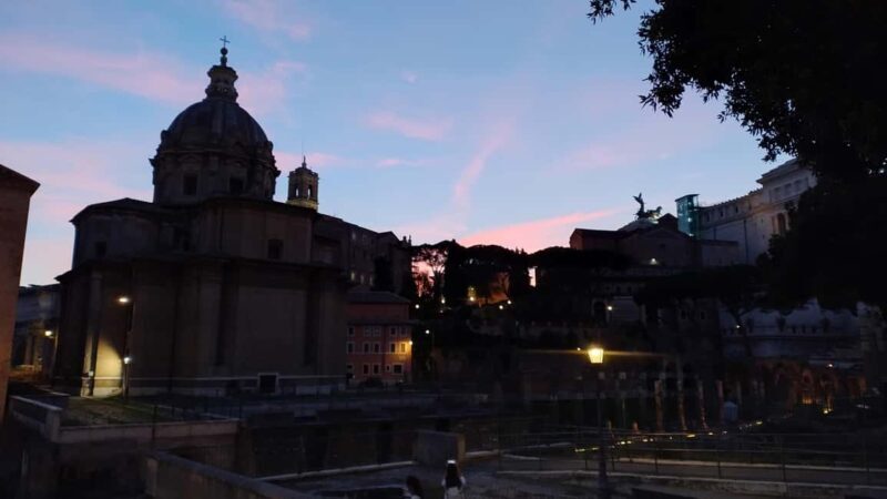 Rome: Guided outdoor tour from the Colosseum to the Imperial Fora. - Who Would Like This Tour?