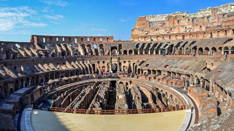 Rome: Guided Tour of Colosseum, Roman Forum & Palatine Hill - What the tour feels like with different guide styles