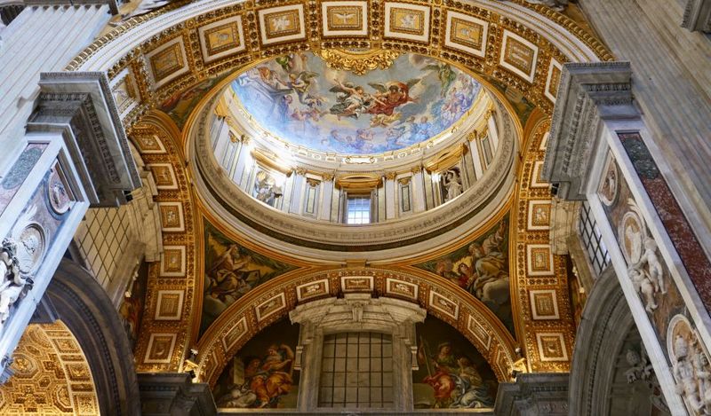 Rome: Guided Tour of St. Peter's Basilica with Dome Climb - Photo stops that actually help