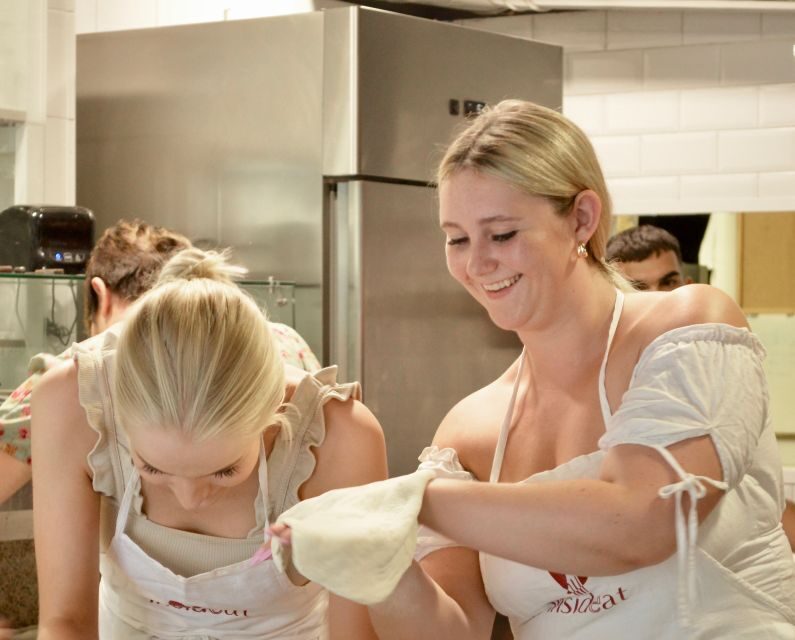 Rome: Hands-On Pizza Making Class near the Vatican with Wine - The Flow of the Class: Step by Step
