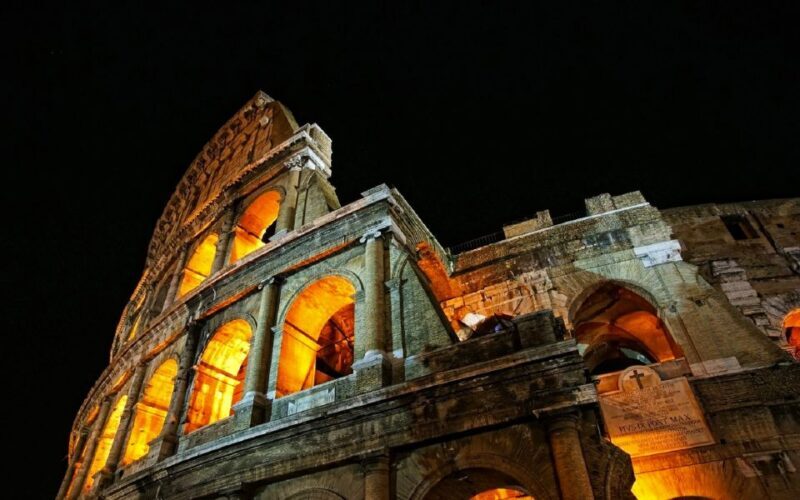 Rome: Hop on Hop Off Bus & Colosseum Guided Tour - Key Points