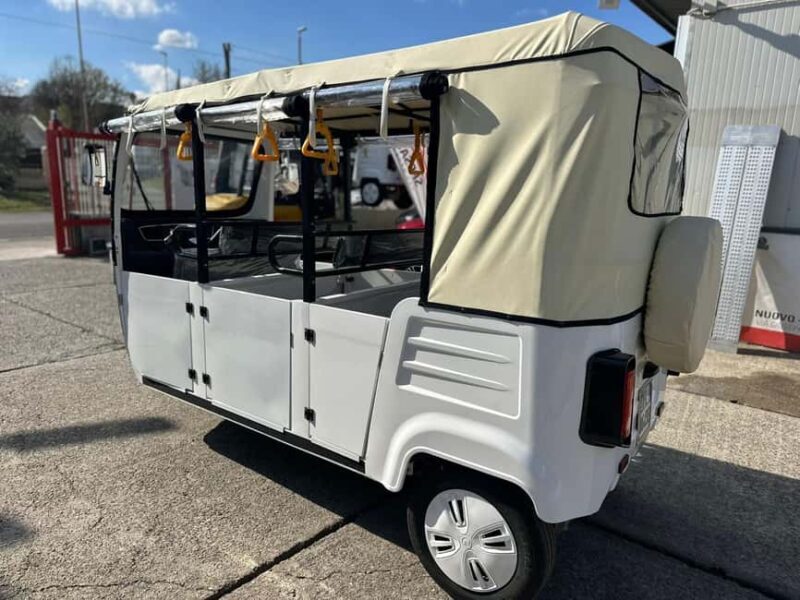 Rome in a Calessino: La Dolce Vita on 3 wheels - Key Points