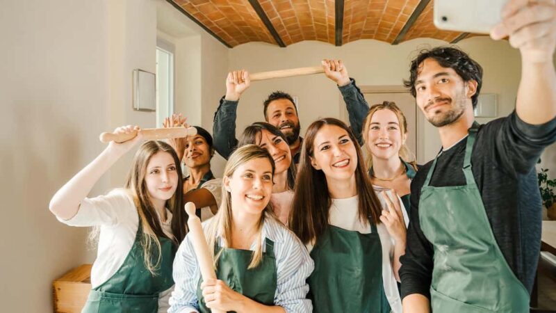 Rome: Pasta and Tiramisu Cooking Class with Prosecco - Key Points