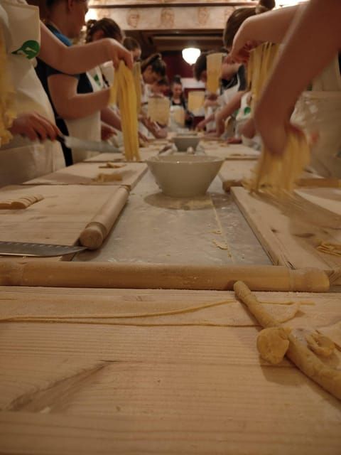 Rome: Pasta & Tiramisu Cooking Class near the Spanish Steps - The Social Part: You’ll Eat With Your Classmates