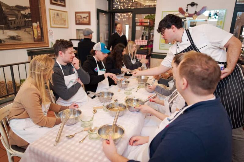 Rome: Pizza Cooking Class in Piazza Navona with Drinks - The Location and Atmosphere