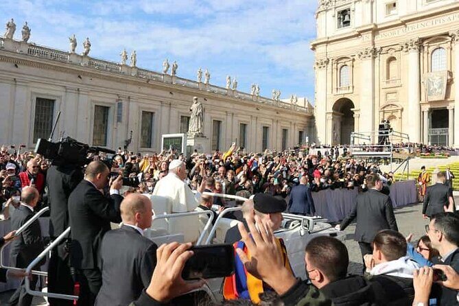 Rome: Reserved Pope Audience Experience with Tour guide - The Downsides to Keep in Mind