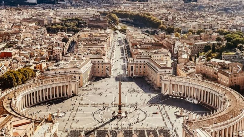 Rome: St. Peter's Basilica Express Guided Tour - How the express tour keeps you satisfied (without rushing you out)