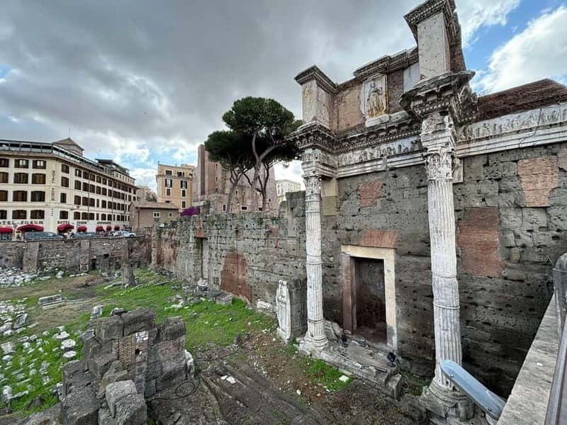 Rome: Tour of the Roman Forum, Trevi Fountain, Pantheon, and more - A Walk Through Romes Highlights