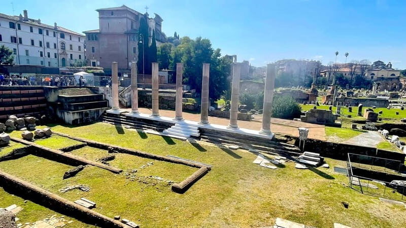Rome: Tour with 3D Augmented Reality of Imperial Fora - The Experience’s Strengths and Possible Drawbacks