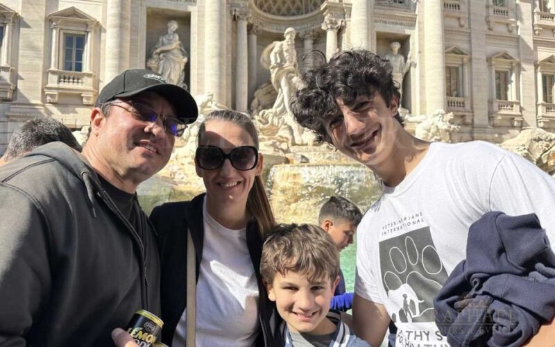 Rome: Treasure Hunt for Kids and Families Trevi and Pantheon - A Walk Through Romes Heart with a Twist