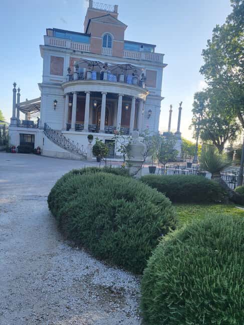 Rome: Villa Borghese Lake Tour by boat, rowing independently + golf cart - Who Is This Tour Best For?