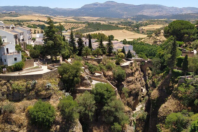 Ronda & Setenil de las Bodegas, land of contrasts / Semi-Private - The Experience in Detail
