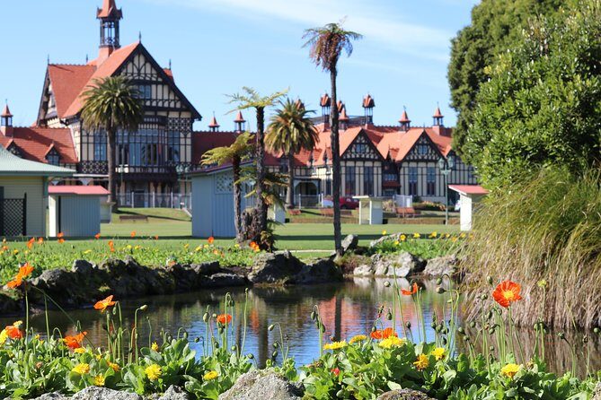 Rotorua Duck Boat Guided City and Lakes Tour - What to Expect on the Rotorua Duck Tour