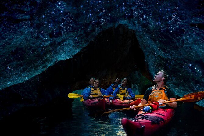 Rotorua: Evening Starlight Gourmet Kayak Tour Glowworms - What to Expect from the Guides