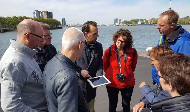 Rotterdam: City Highlights Guided Bike Tour - Getting a Feel for the Experience