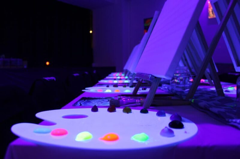 Rotterdam: Paint and Sip in the Dark at Rembrandt van Wine - Practical Information