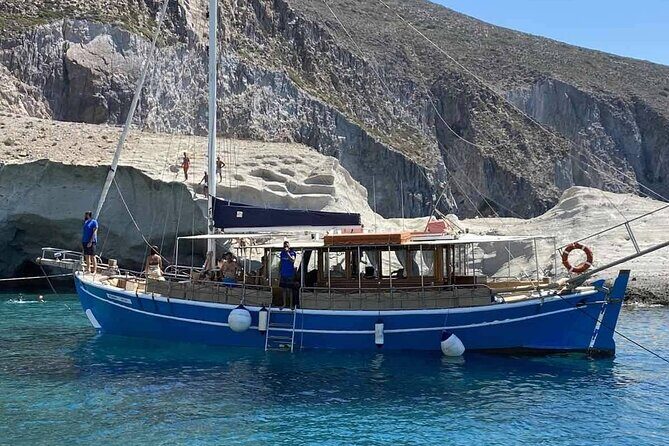 Round of Antiparos & Despotiko with Traditional Boat - What the Tour Offers and Why It Works