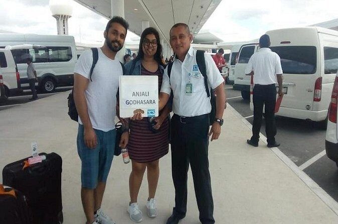 Round private transfer -Airport - Puerto Morelos -Airport. - Handling Schedule Changes and Cancellations