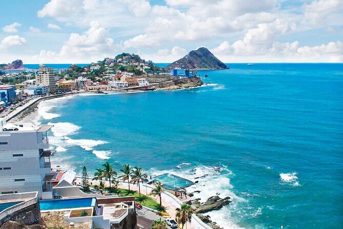Round transfer airport to hotel in Mazatlán - Key Points