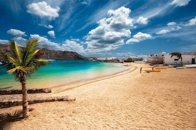 Roundtrip Ferry Transfer to La Graciosa with Free Wifi - Who Will Benefit Most?