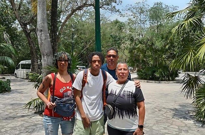 Roundtrip Private Transfer Cancun - Xcaret Parks (1-8 Pax) - FAQ