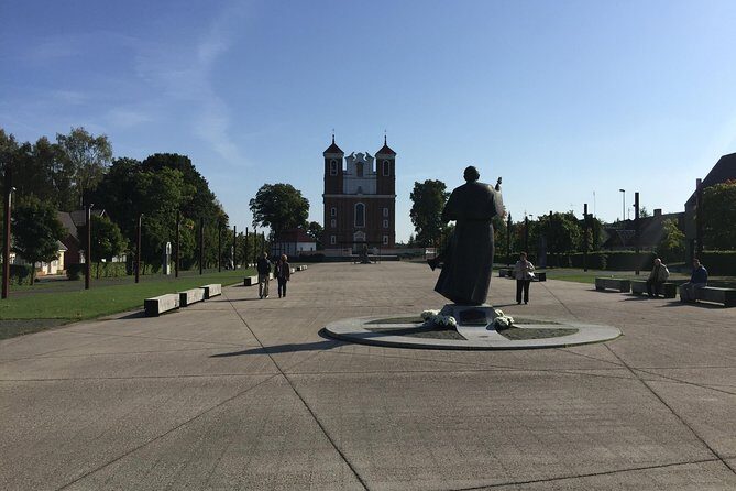 Route of John Paul II: Hill of Crosses, Tytuvenai, Shrine of our Lady of Siluva - FAQ