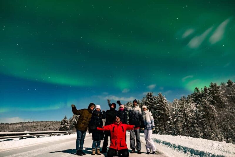 Rovaniemi: Aurora Hunting Photography Tour with BBQ Snacks - Who Would Love This Tour?
