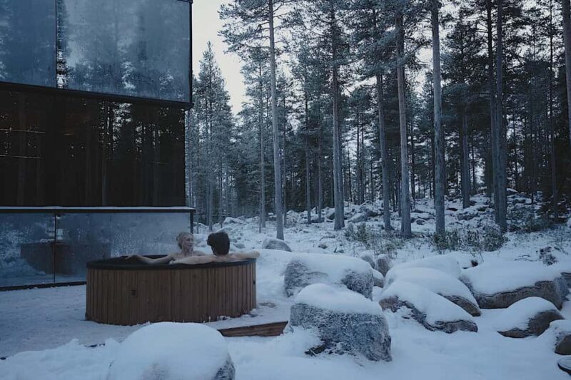 Rovaniemi: Forest Spa, Outdoor hot tubs and bathrobe dinner - Key Points