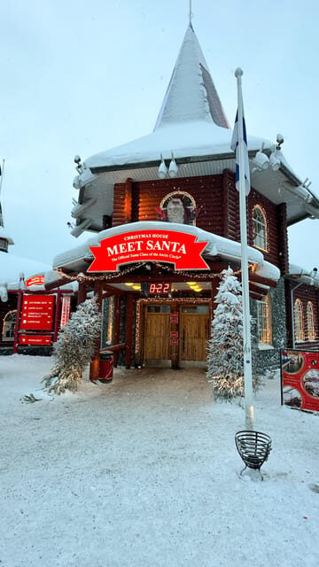 Rovaniemi: Guided Tour of Santa Claus Village - Exploring Santa Claus Village with a Guide