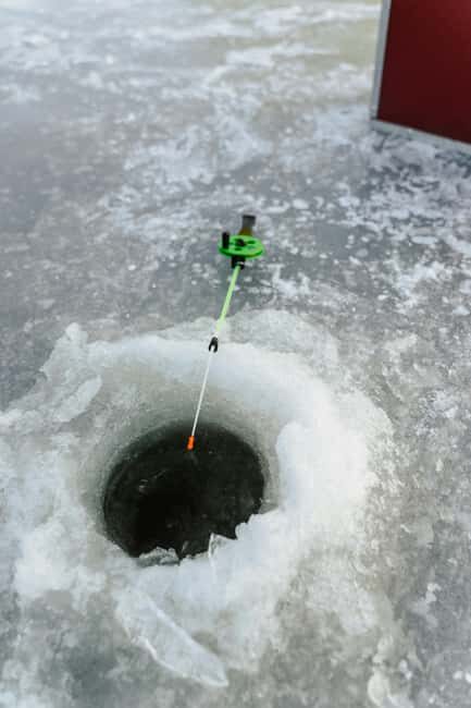 Rovaniemi: Ice Fishing Trip with Snacks and Drinks - Key Points