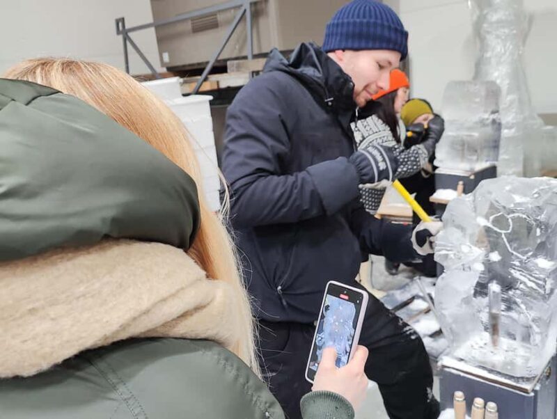 Rovaniemi: Ice sculpting experience with Transfers - Who This Tour is Best For