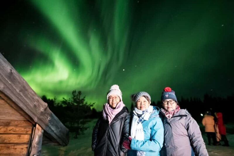 Rovaniemi: Northern Lights Hunt with Sausages and Hot Drinks - What to Expect on the Tour