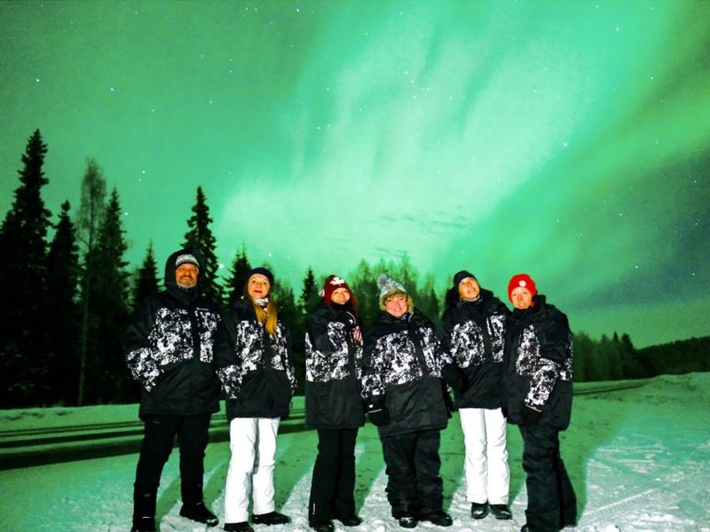 Rovaniemi: Northern Lights Tour with Guaranteed Sightings - Guides You Can Trust: Certified, First-Aid Trained, and Properly Patient