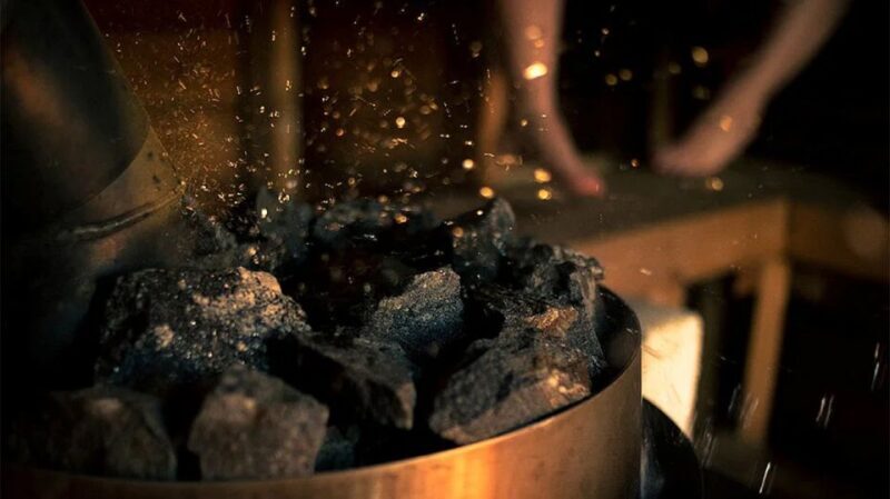 Rovaniemi: Northern Lights Trip with Arctic Sauna & Jacuzzi - Key Points