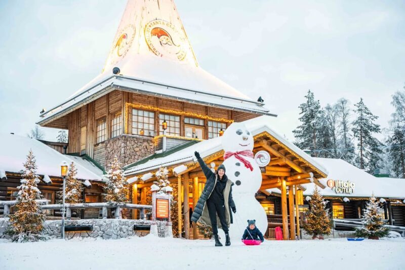 Rovaniemi: Private Pro Photoshoot in Santa Claus Village - The Practical Side