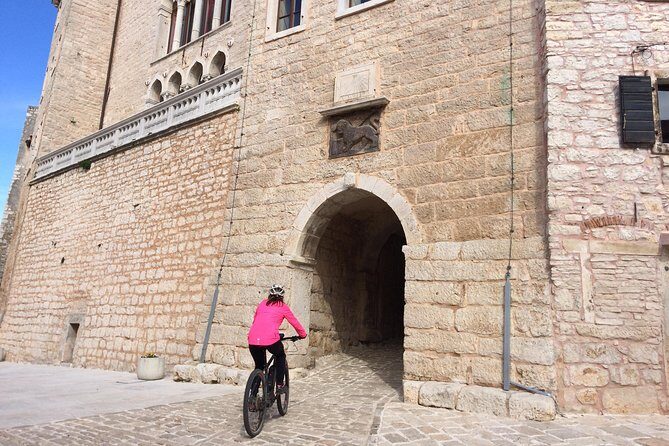 Rovinj private biking tour by electric powered bike - A Detailed Look at the Rovinj Electric Bike Tour