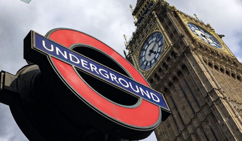 Royal London: from Saxons to Tudors & Stuarts Walking Tour - Key Points