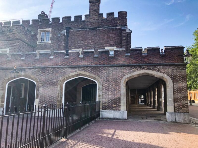 Royal London: Tudors & Stuarts Walking Tour - Key Points