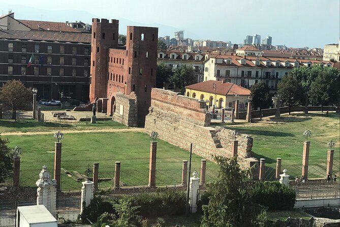 Royal Palace, Armory and Chapel of the Shroud with local Guide - The Experience and Atmosphere