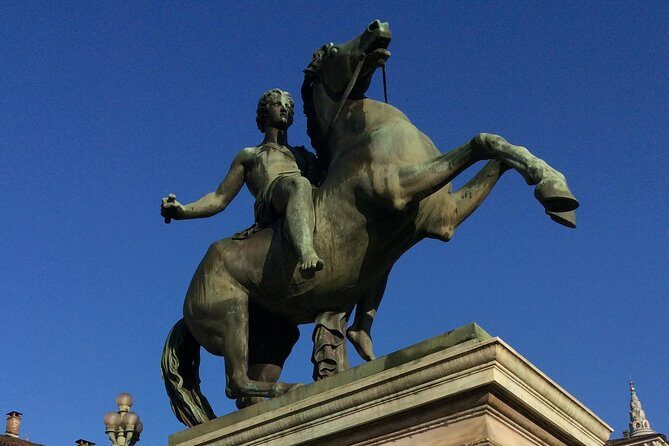 Royal Palace, Armory and Chapel of the Shroud with local Guide - Who Should Book This Tour?