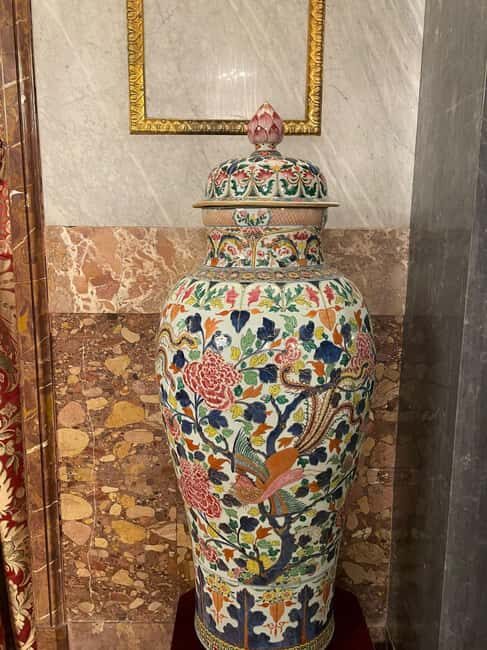 Royal Palace Guided Tour and royal collections gallery - Key Points