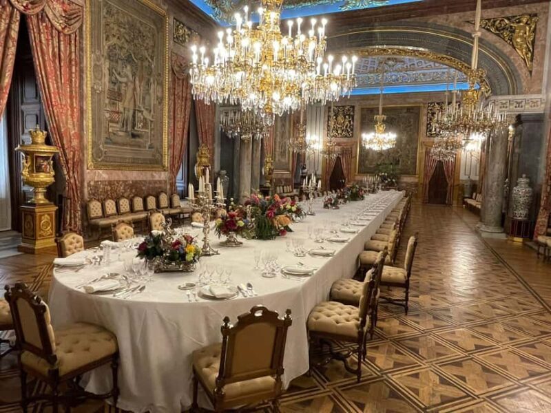 Royal Palace Guided Tour and royal collections gallery - Practical Details: What to Expect