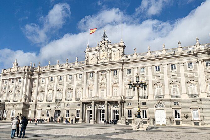 Royal Palace of Madrid Guided Tour and Flamenco Show with Tapas - Authentic Reviews from Participants