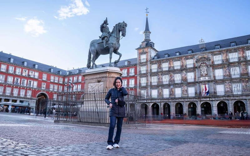 Royal Palace, Sol & Plaza Mayor Professional Photoshoot - Meeting Points & Logistics