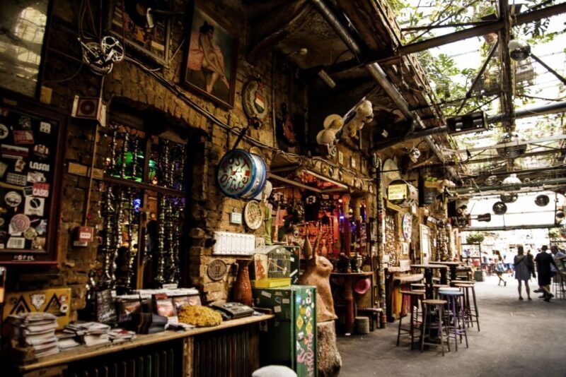 Ruin Bars Private Tour (Culture, history, and drinks) - Who Is This Tour For?