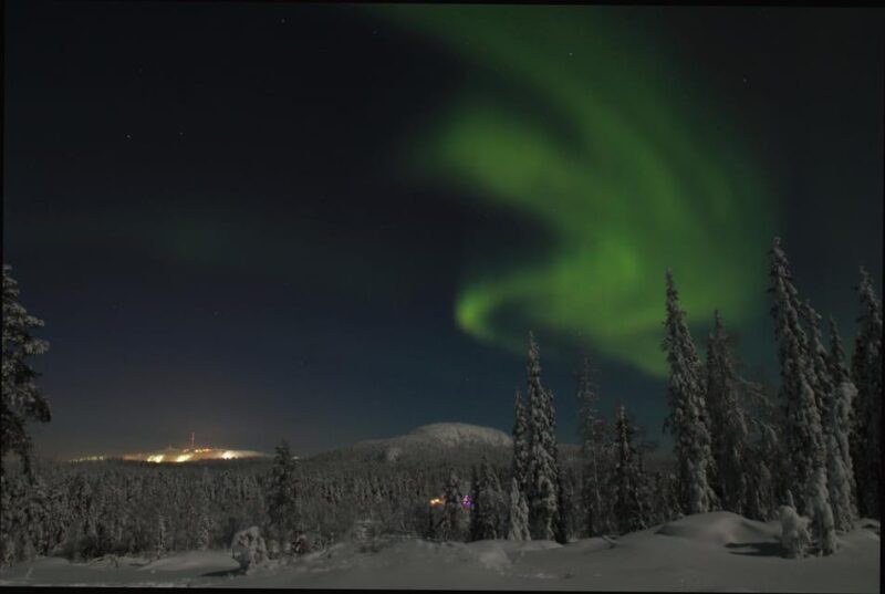 Ruka: Searching for the northern lights with snowshoes - The Balance of Value and Experience