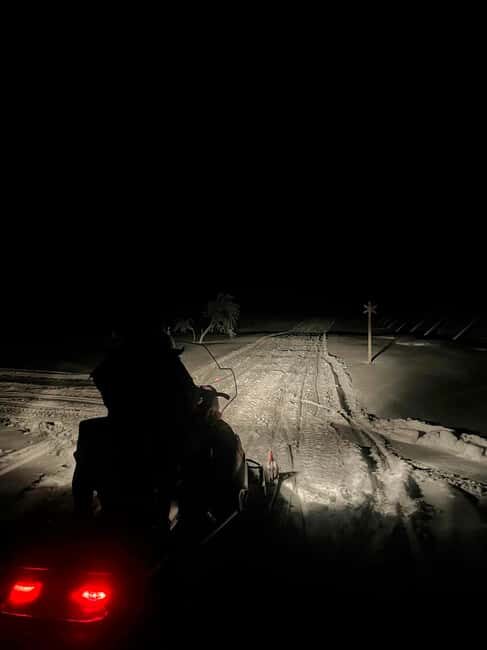 Saariselkä: Aurora Snowmobile Tour - Warm Drinks and Night Sky Views