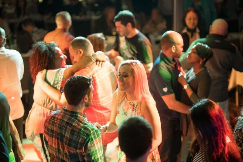 Sacramento: City Cruises Rock The Yacht River Cruise - What to Expect on the Rock The Yacht River Cruise