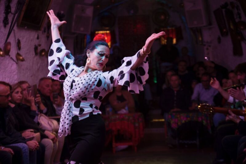 Sacromonte: Flamenco Show at Cuevas Los Tarantos Tickets - FAQ